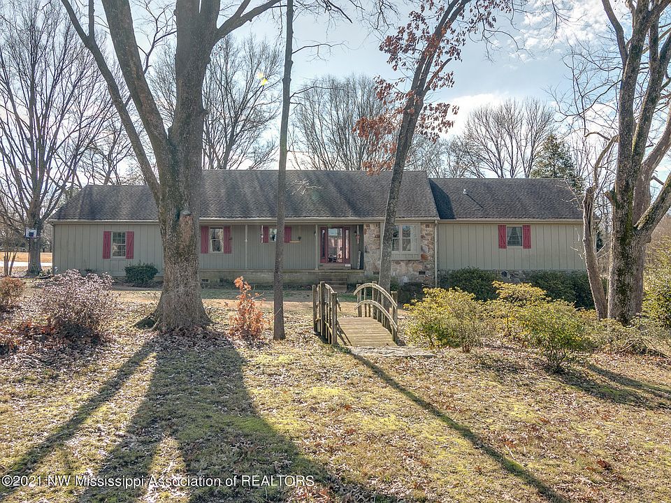 1st image of 3811 Summerwood Ln