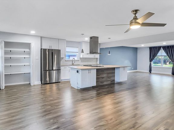 5th image of 623 Greenleaf Dr