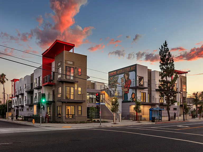 Mission 33 Apartments — Photo 17