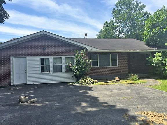 4th image of 16 Topaz Ln
