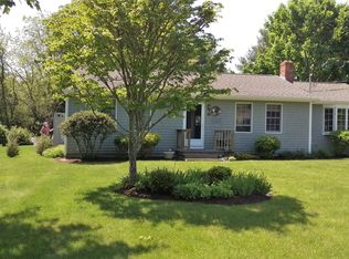 49 Auburn Rd, South Kingstown, RI 02879