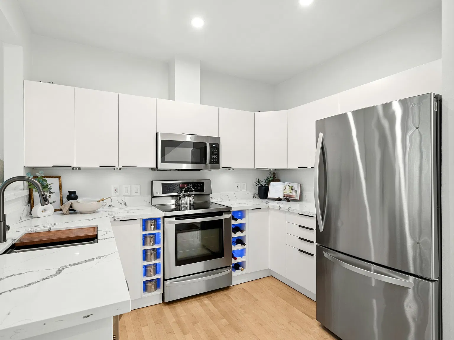 2 bed, 1129 sqft, $3,200 — Photo 4
