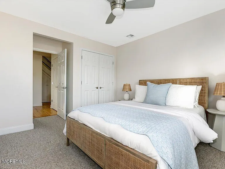 108 Glimmer Glass Cir — Photo 18