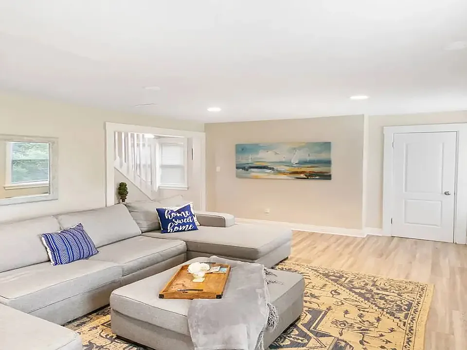 114 E Sunnyside Ave