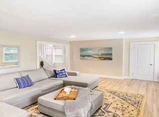 114 E Sunnyside Ave, Libertyville, IL