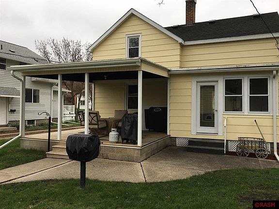 3rd image of 1011 N Minnesota St