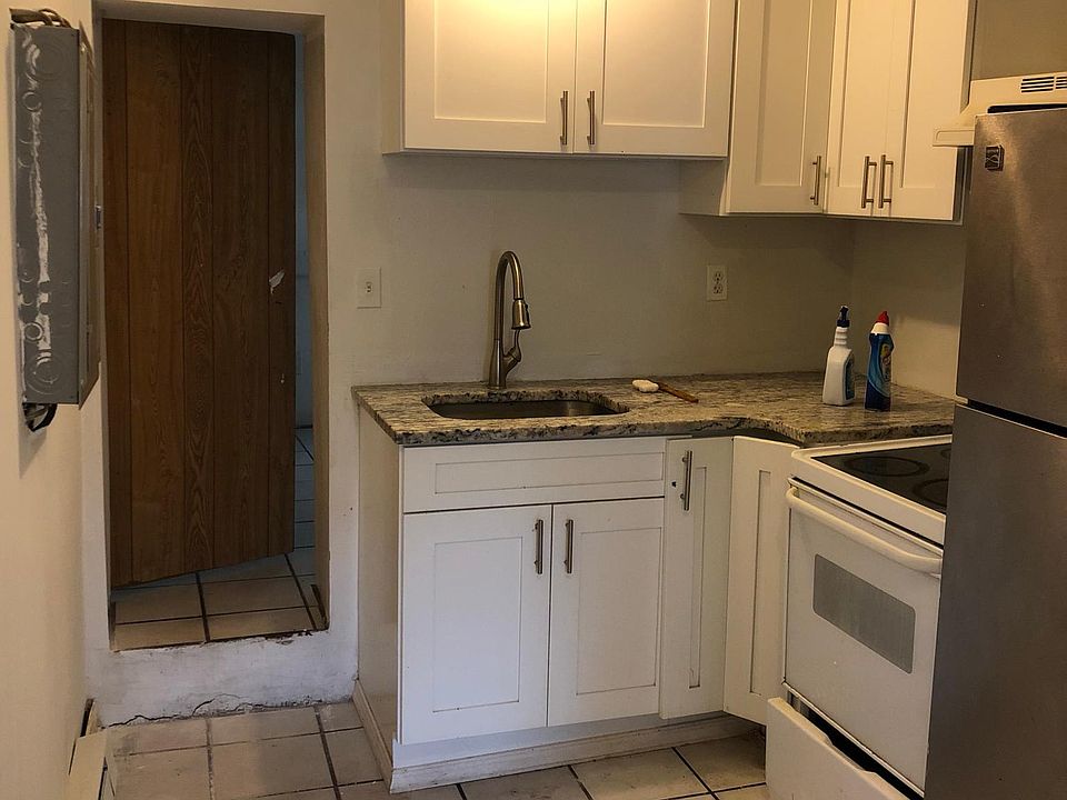 2nd image of 2329 S 7th St