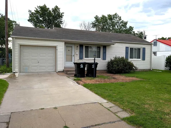 847 Vassar Dr, Salina, KS 67401
