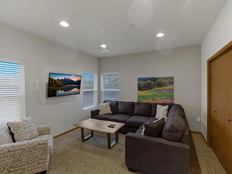Oak Springs Apartments — Photo 70