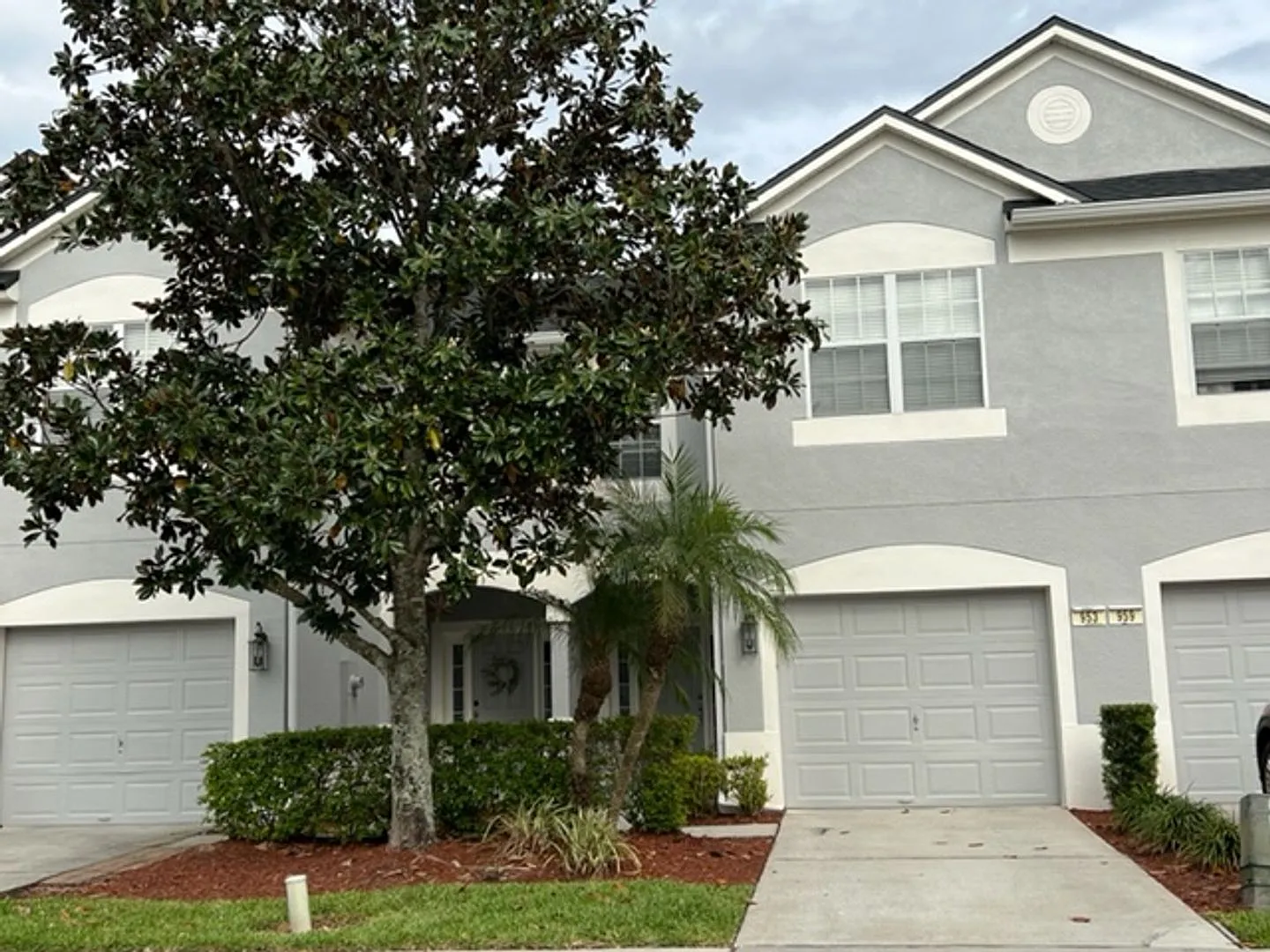 Move In August! Beautiful 3 Bed 2.5 Bath Townhome With Large Screened In Back Porch & 1 Car Attac... — Photo 2