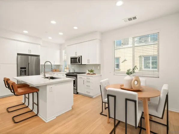 1118 Via Lucero, Oceanside, CA 92056