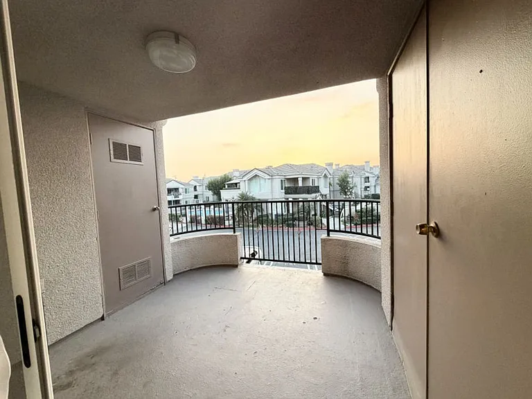 Alcantara Home Apts — Photo 72