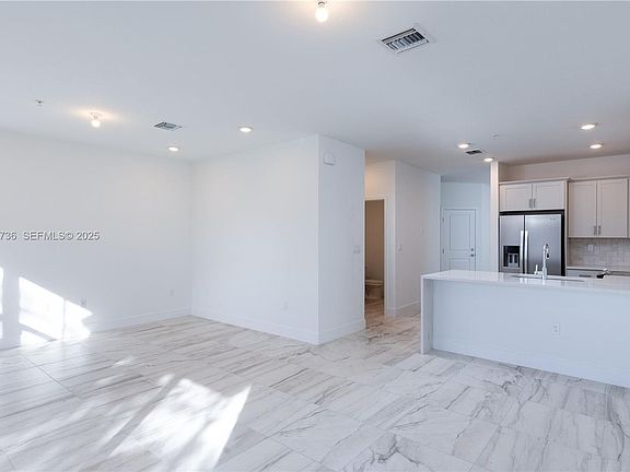 4th image of 17172 SW 2nd Cir #17172