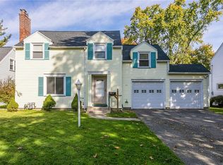 42 Belvedere Dr, Rochester, NY 14624