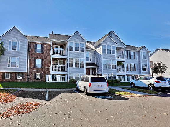2nd image of 10216 Wolfe Manor Ct Unit 206