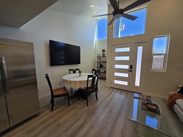 1522 E Edgemont Ave — Photo 3