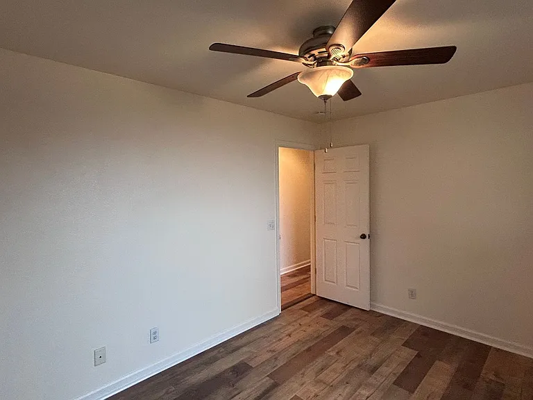14575 Avenida Central — Photo 11