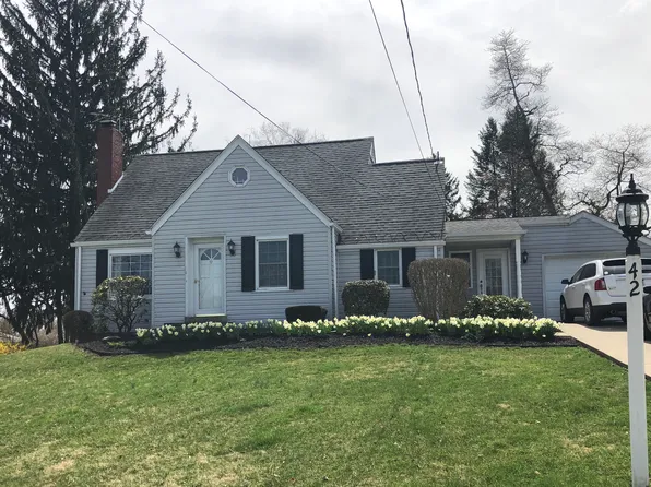 42 Circle Dr, Beaver, PA 15009