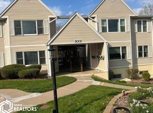 701 E Lowe Ave APT 323, Fairfield, IA 52556
