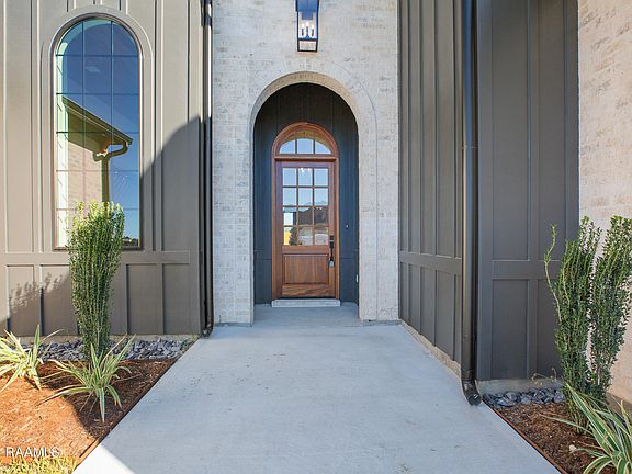 3rd image of 107 Sabal Leaf Ln