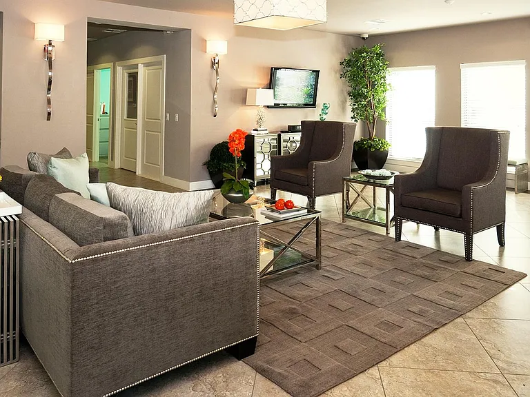 Leasing center