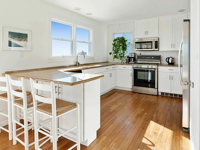 1335 Flying Point Rd — Photo 3