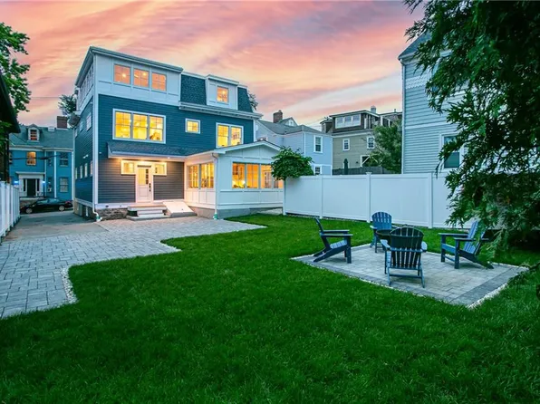 37 Howard St, Newport, RI 02840
