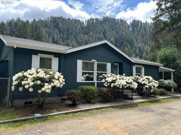13464 Highway 36, Swisshome, OR 97480