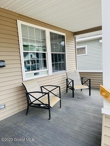 2nd image of 823 Vischer Avenue