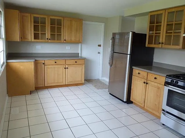 1115 Bradford Ln — Photo 4