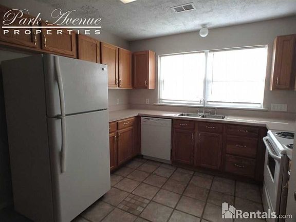4th image of 12516 Shelly Pines Dr