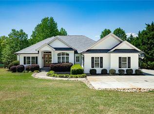 166 S Oak Pointe Dr, Seneca, SC 29672