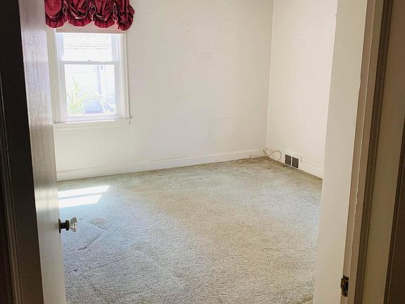 5th image of 1915 Kensington Ave Floor 1