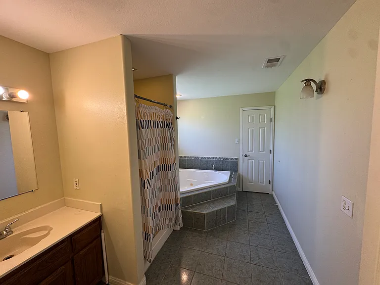 33828 California Rd — Photo 11