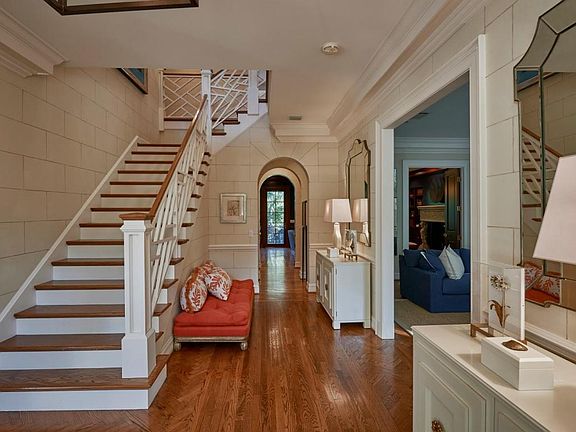 3rd image of 1263 N Lake Way