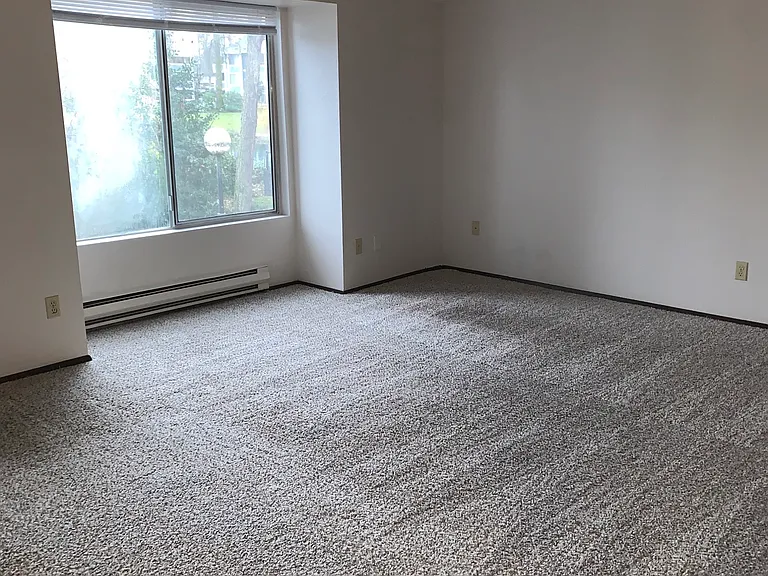 Hidden Lake Apartments — Photo 36