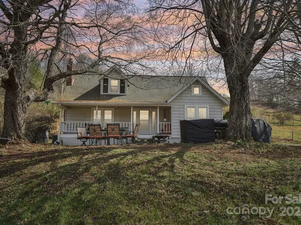 55 Jones Farm Dr, Burnsville, NC 28714