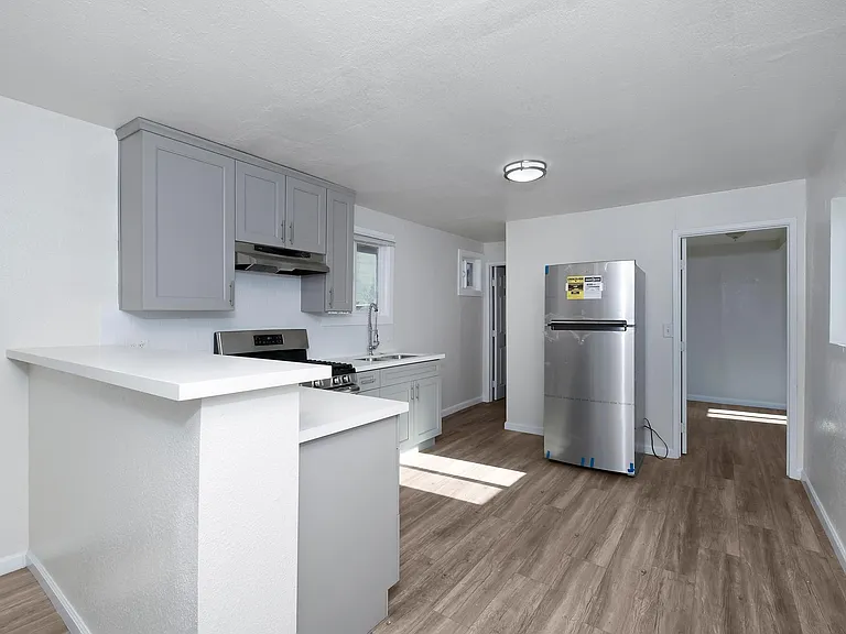 3087 Inez St — Photo 12
