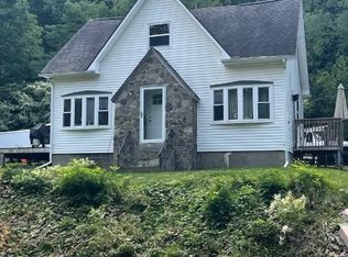 830 Powderhouse Rd, Vestal, NY 13850