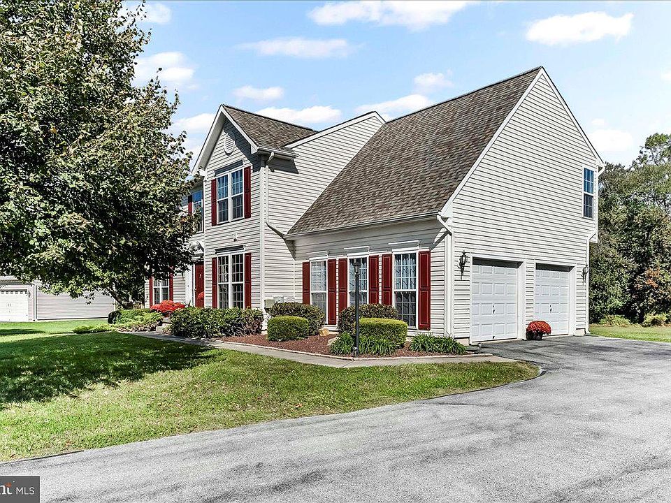 1st image of 126 Hemlock Dr