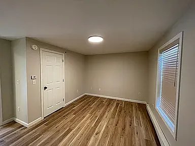 30 Knight St #2 — Photo 5