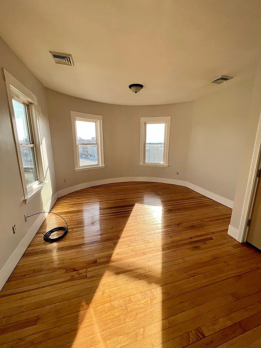 Building Photo - 13 Winthrop St #3