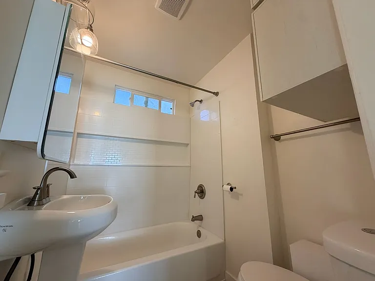 227 N Juanita Ave — Photo 10