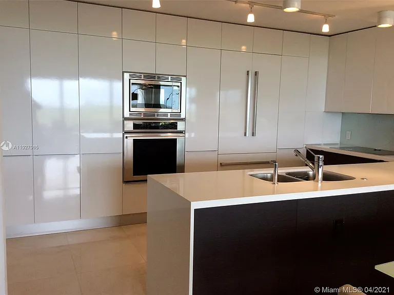 155 Ocean Lane Dr #1004 — Photo 9