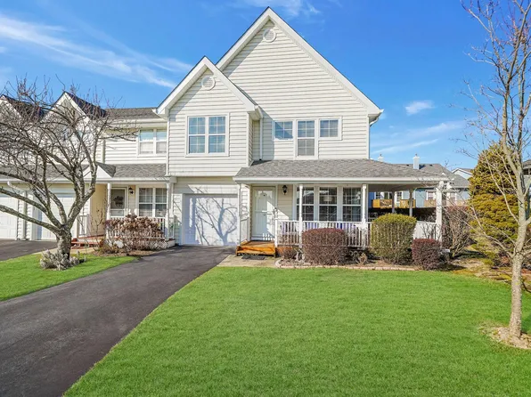 10 Summerfield Circle, Central Islip, NY 11722