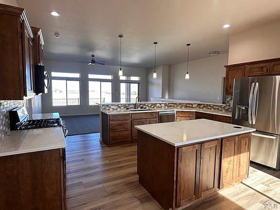 3rd image of 1352 N Shian Dr