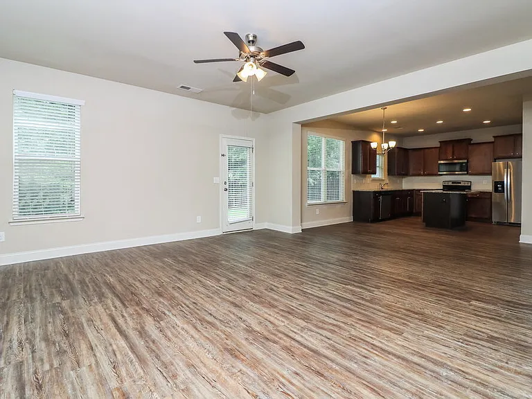 279 Faron Dr SW — Photo 7