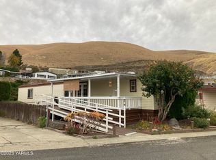 300 Alps Rd UNIT 1042, Moxee, WA 98936