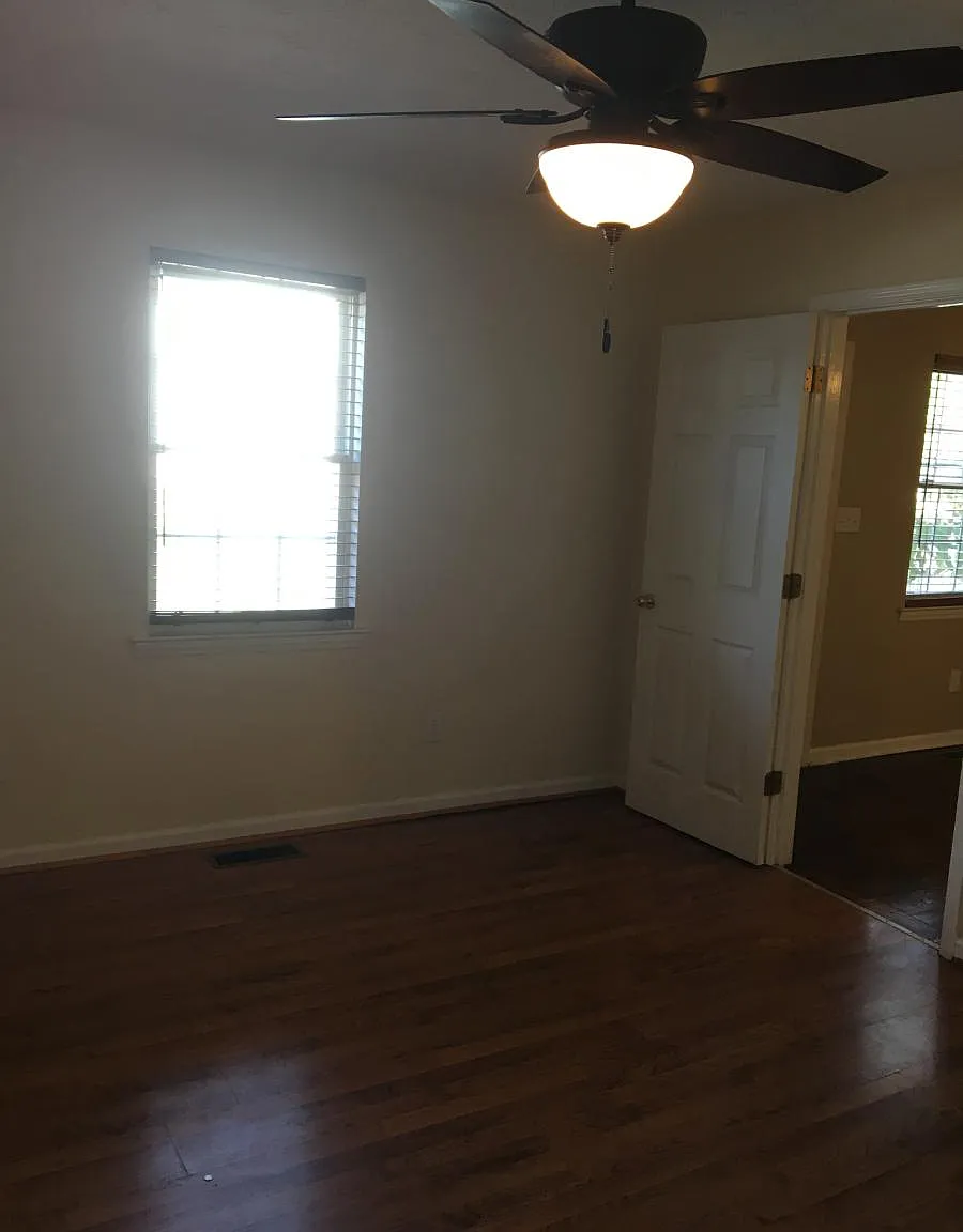 1402 Gracelawn Lane — Photo 4