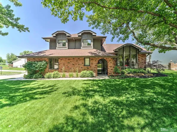15394 Burt St, Omaha, NE 68154